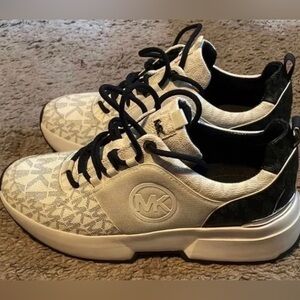 Michael kors navy signature shoe